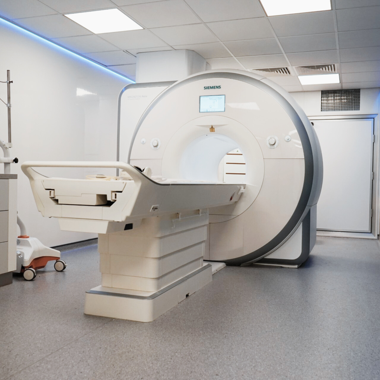 MRI scanner used for lumbar spine MRI and sciatica assessment in Leeds